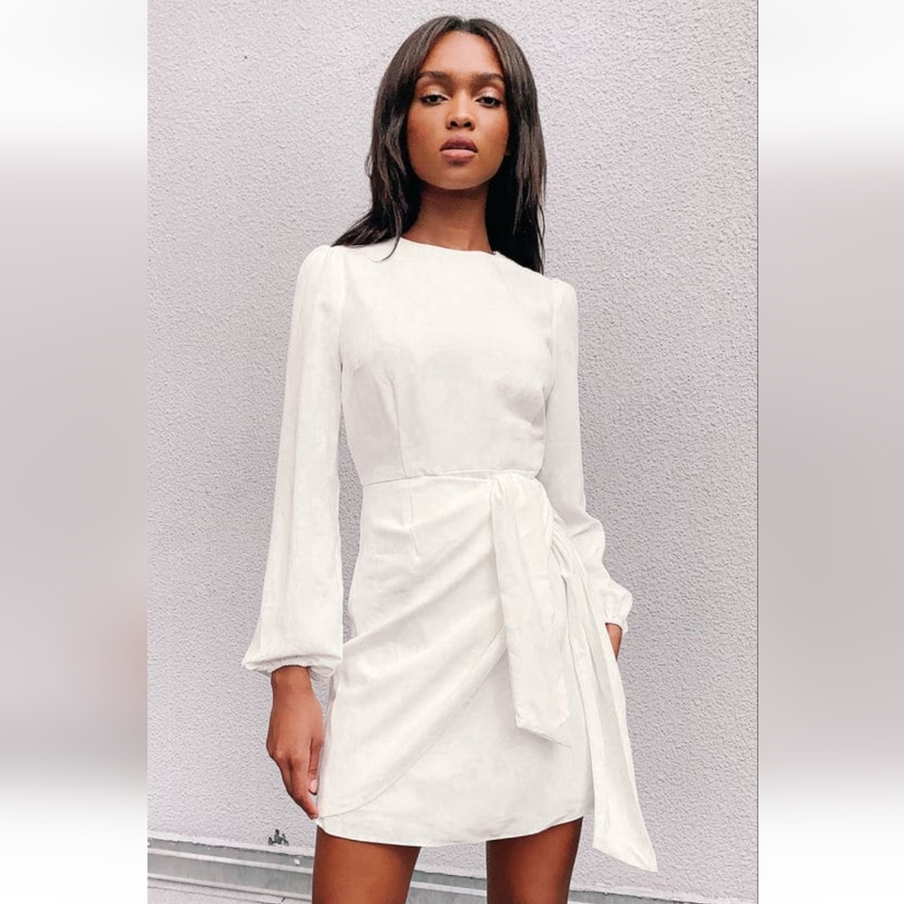Lulu's Believe It or Knot Ivory Long Sleeve Tie-Front Skater Dress Size Medium - Picture 2 of 9